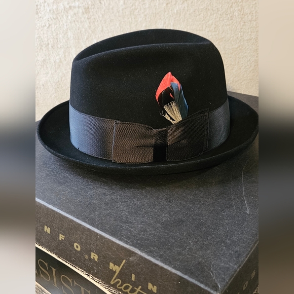 Resistol Fedora 990 with Kitten Finish - Picture 2 of 10